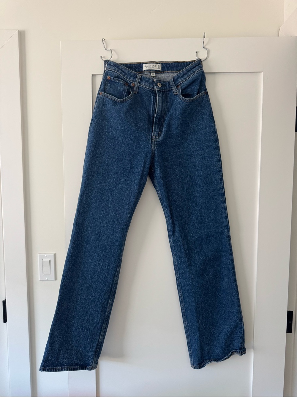 Abercrombie Curve Love ’90s Relaxed High Rise Jeans 26/2R